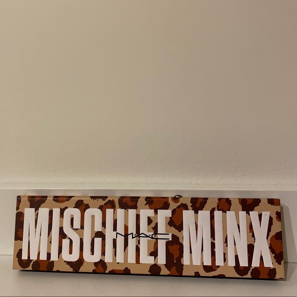 mac mischief minx eyeshadow palette - Picture 2 of 8